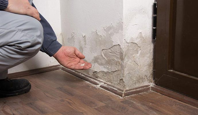 Structural damaged wall by water